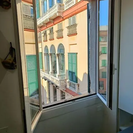 Le Maschere Di Palazzo Rosso. 아파트 제노바