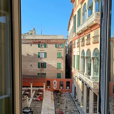 Le Maschere Di Palazzo Rosso. * Genua