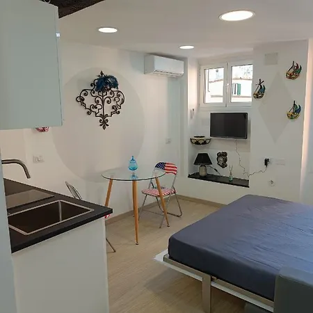 Apartament Le Maschere Di Palazzo Rosso. *