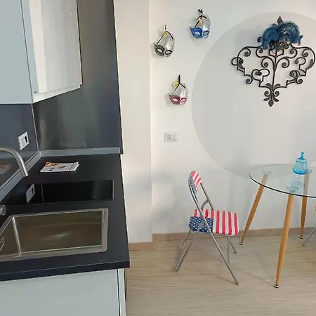 Le Maschere Di Palazzo Rosso. * Genua