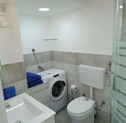 Le Maschere Di Palazzo Rosso. * 제노바